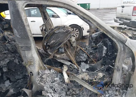 2017 Maserati Levante z USA, uszkodzony, nr VIN ZN661XUL5HX212396